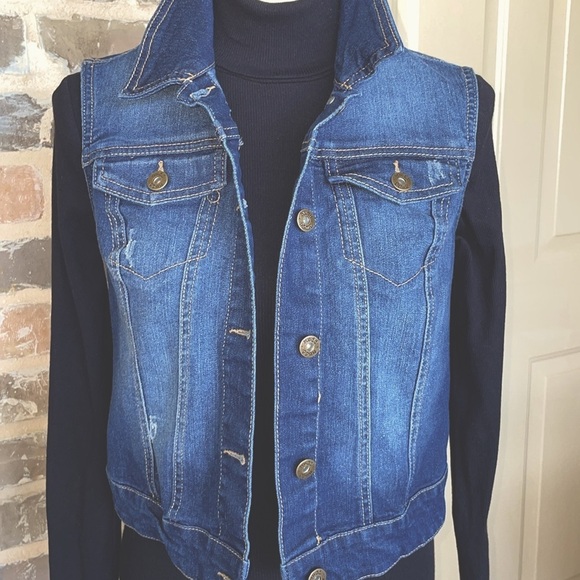 Mudd Classic Denim Vest Distressed Button Flap Pockets Button Tab Hem Size Small - Picture 14 of 14